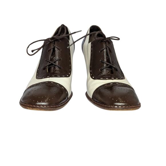 Ferragamo Shoes - Salvatore Ferragamo Two-Tone Leather Lace-Up Oxford Heels Vintage Sz 9.5